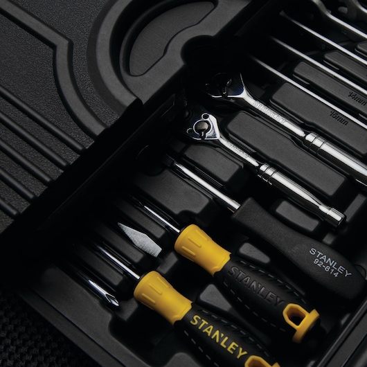 STANLEY 97-543 tool set close-up, showing yellow and black screwdrivers and chrome ratchet wrenches in case.