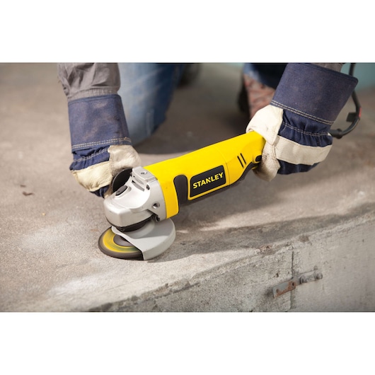 ESMERILADORA ANGULAR MANGO LARGO DE 4 1/2" (115MM) DE 1000W